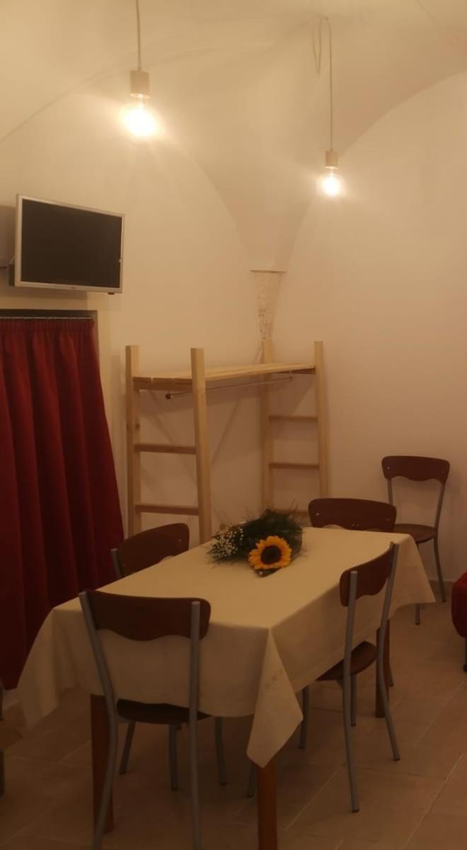 チェーリエ・メッサーピカ A Casa Di Aleヴィラ エクステリア 写真
